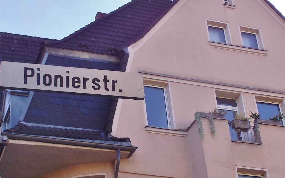 Pionierstraße-Straßenschild Ecke Boltensternstraße
